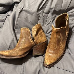 ARIAT SIZE 8 women’s Brown Western Ankle Boots